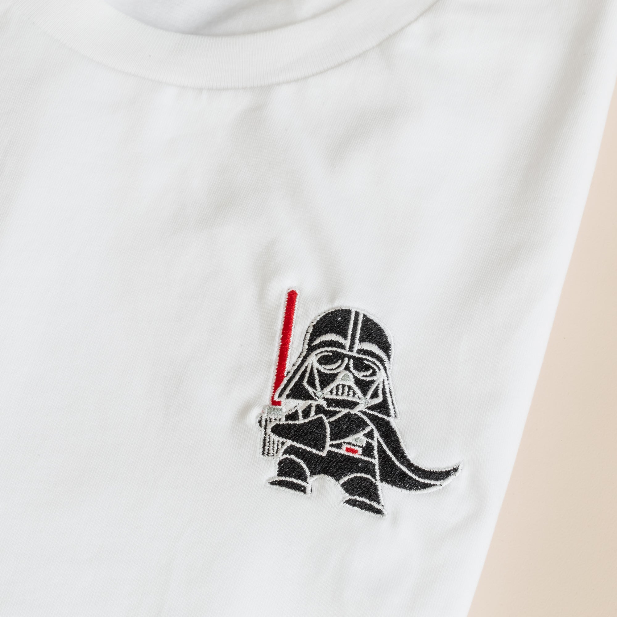 T-Shirt Embroidery Star Wars Darth Vader™