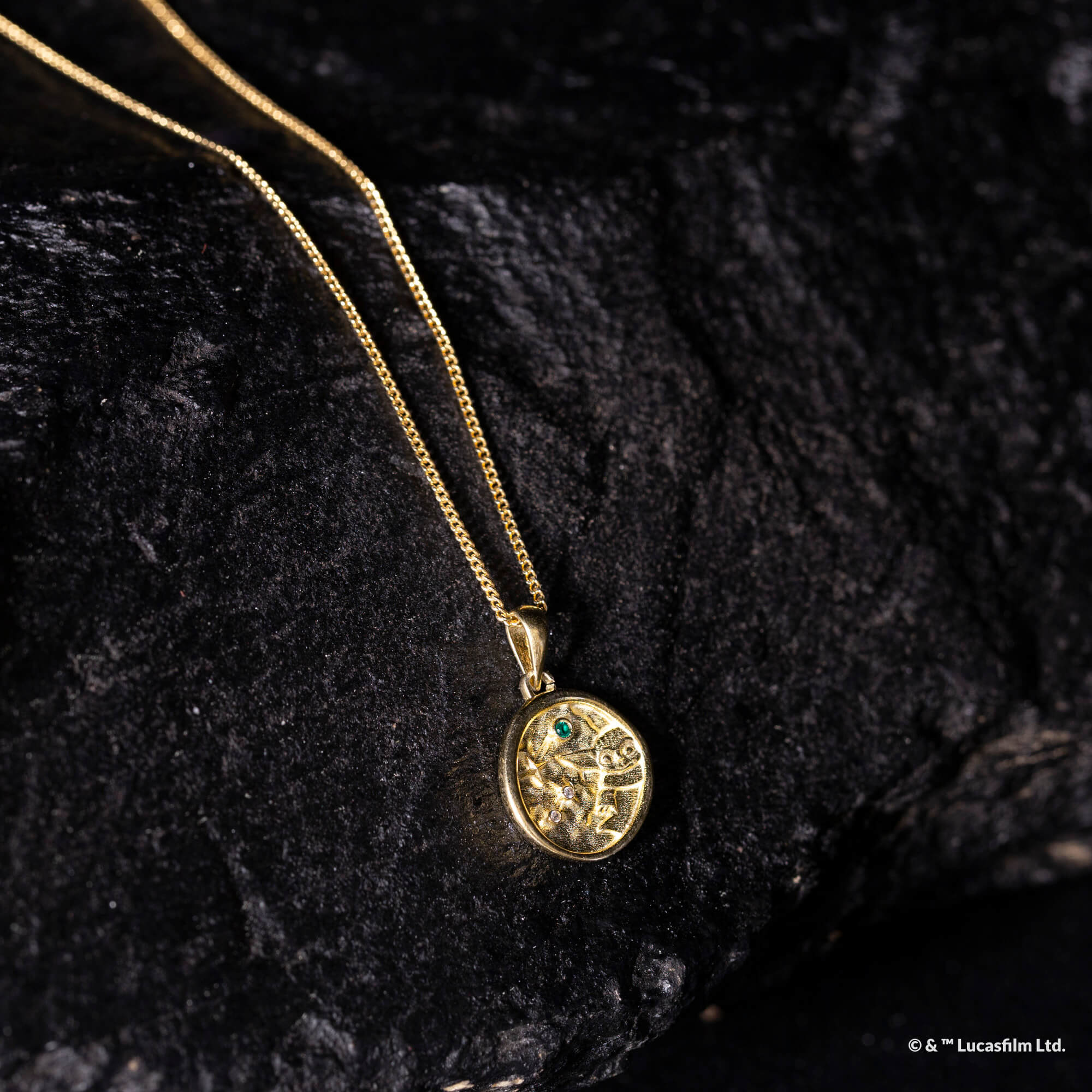 Star Wars™ Necklace Medallion Grogu™