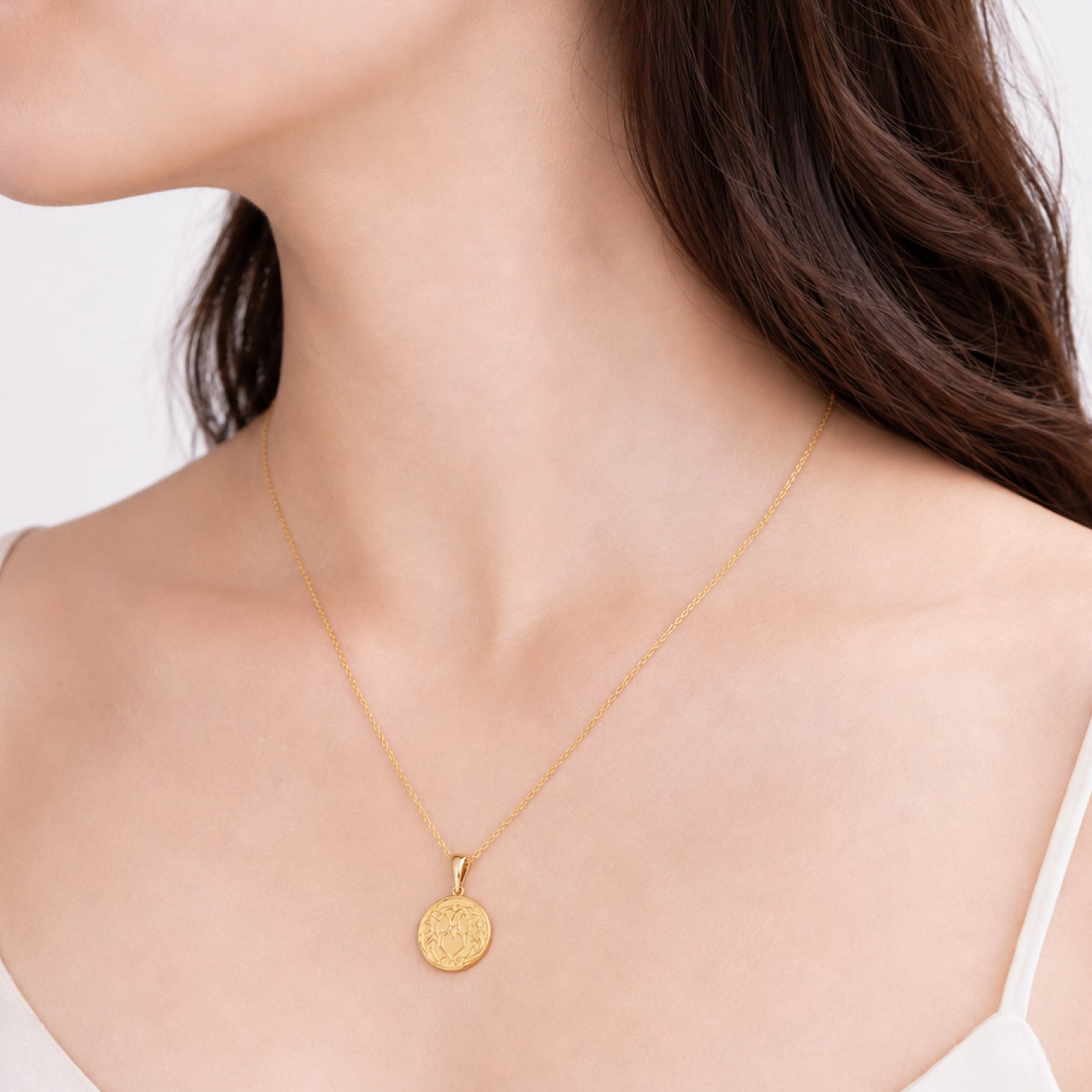 Harry Potter Necklace Medallion Golden Egg