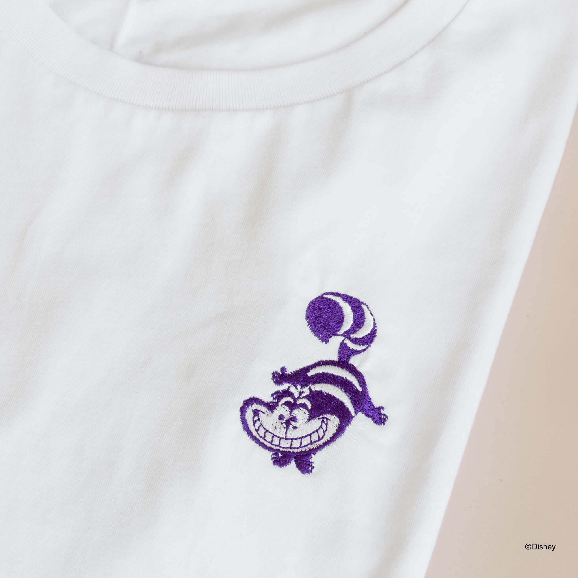 T-Shirt Embroidery Alice in Wonderland Cheshire Cat