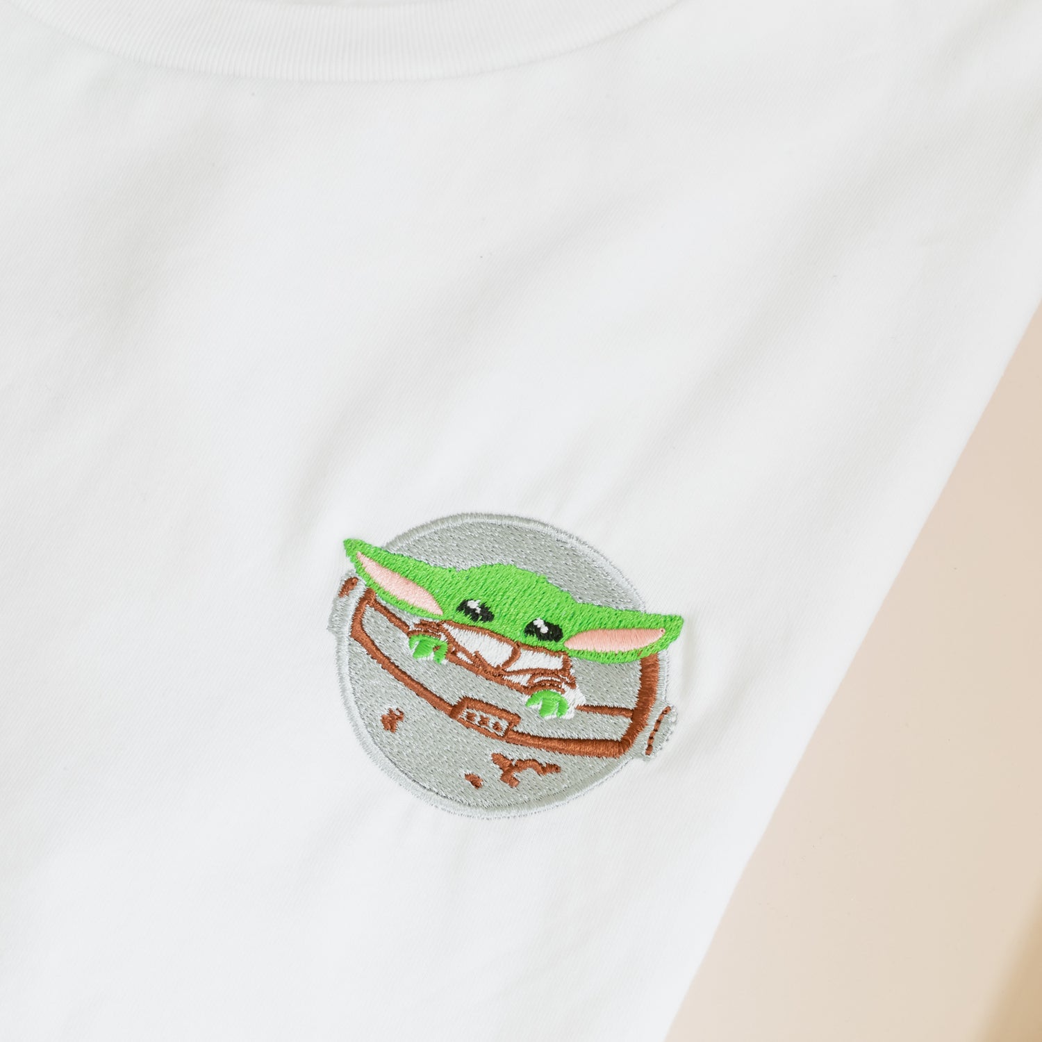 T-Shirt Embroidery Star Wars Grogu™