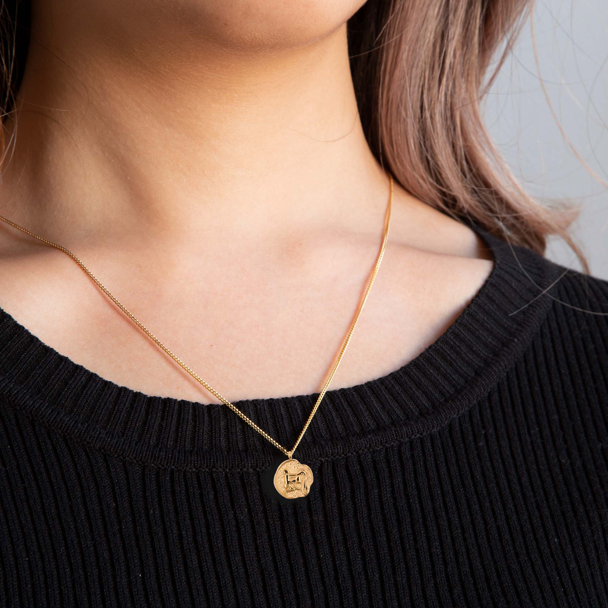 Necklace Medallion Aquarius Gold *