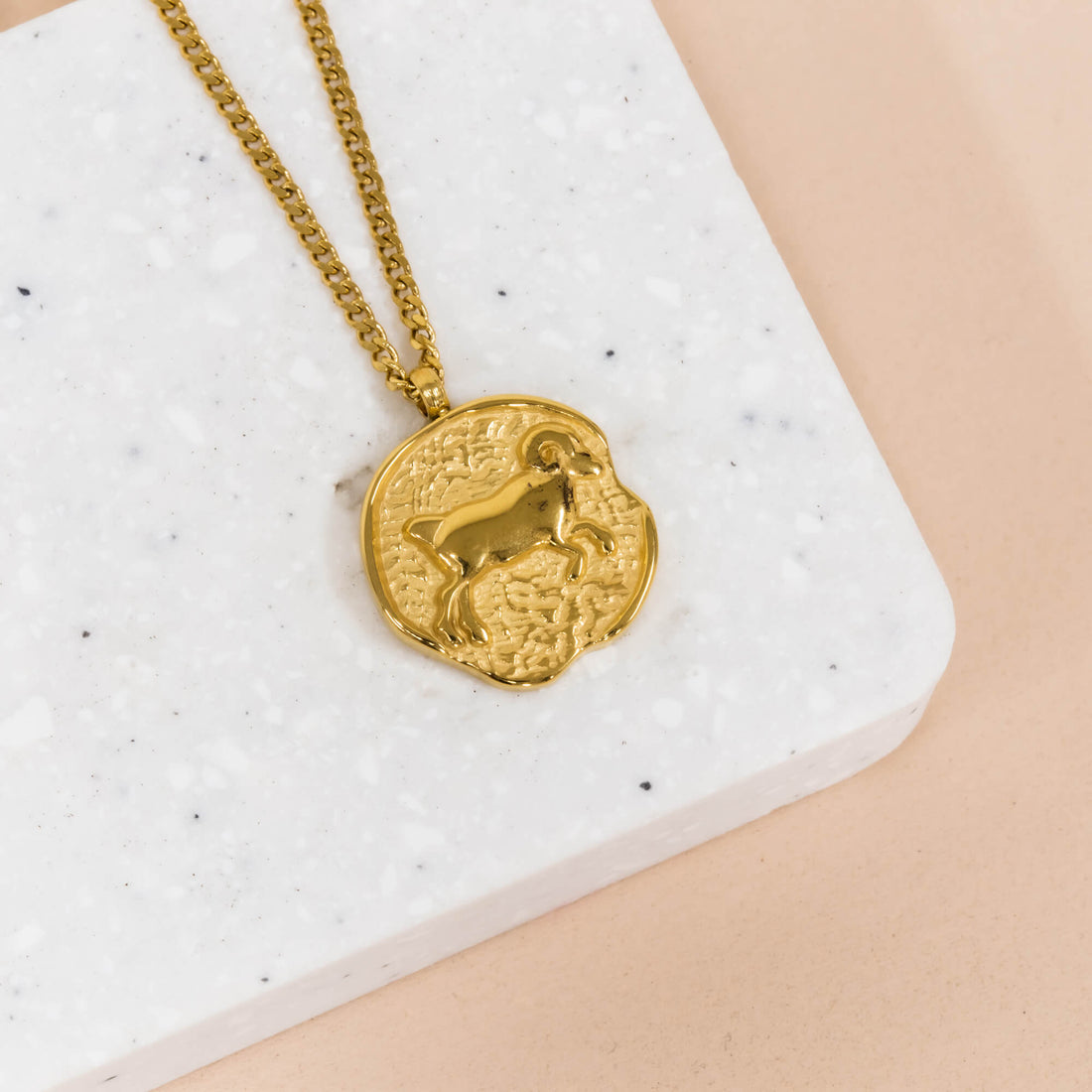 Necklace Medallion Aries Gold *