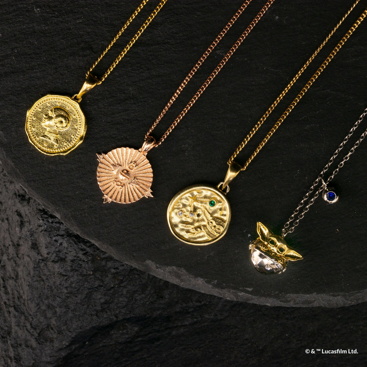 Star Wars™ Necklace Medallion Grogu™